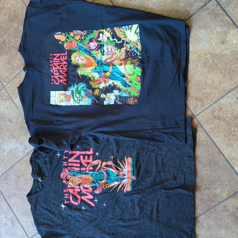 Captain Marvel T-shirts 2xl